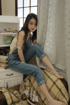 美女下部裸体张开腿视频